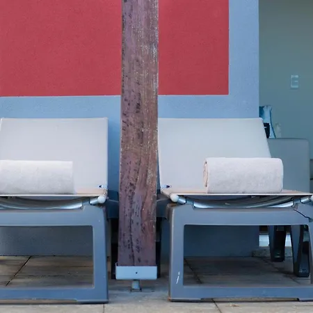 Hill - Savoy Signature *