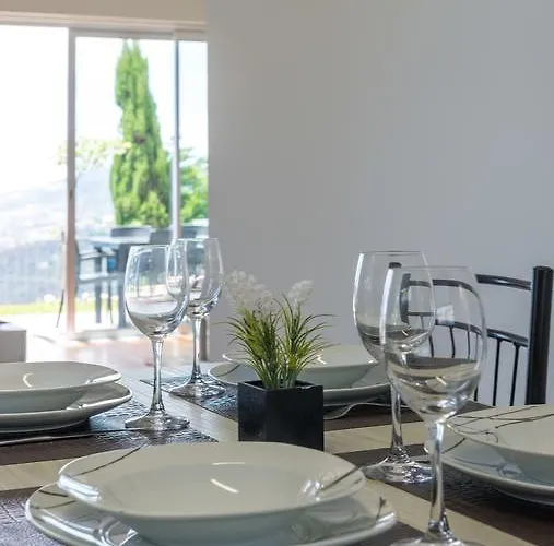 Hill - Savoy Signature