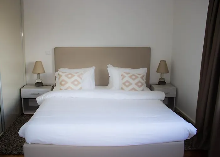 Hill - Savoy Signature *