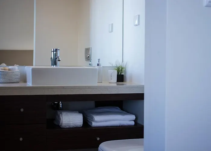 Hill - Savoy Signature