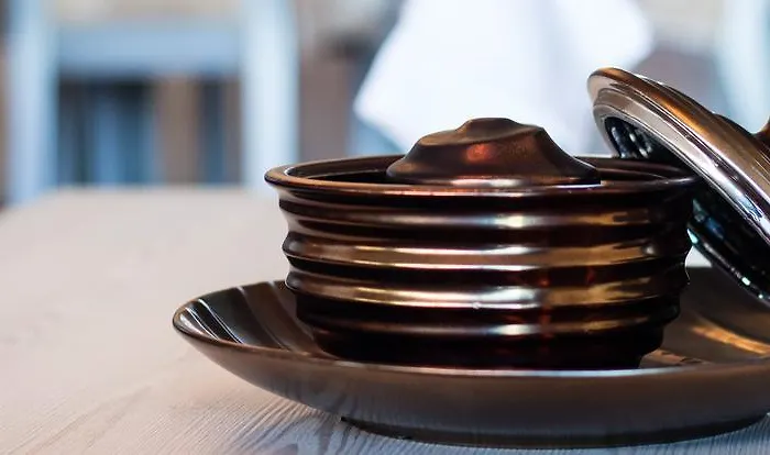 Hill - Savoy Signature