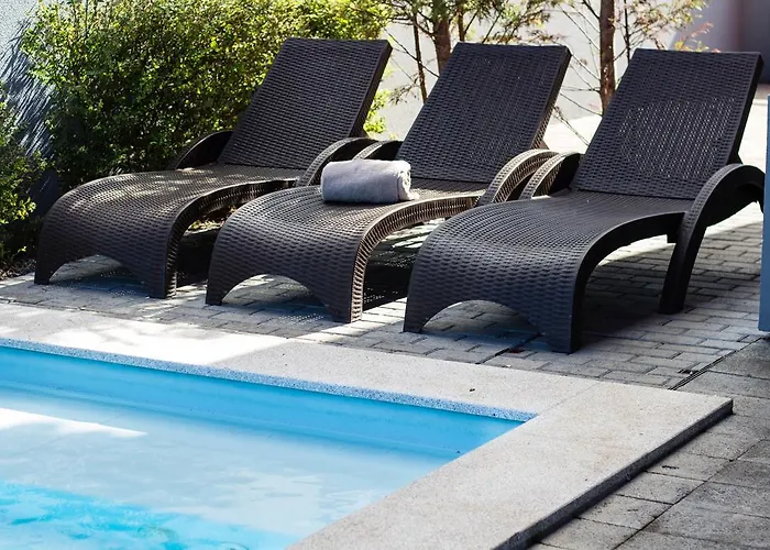 Villa Hill - Savoy Signature