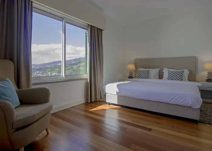 Hill - Savoy Signature