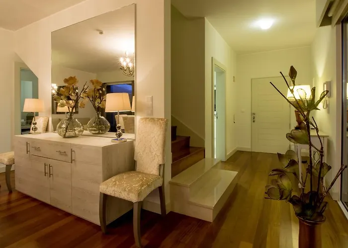 Hill - Savoy Signature *